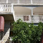 Zdenka 1 Apartman *