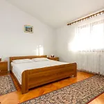 Zdenka 1 Trogir